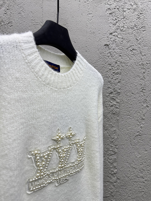 ルイヴィトンコピー 刺繍パールロゴニット