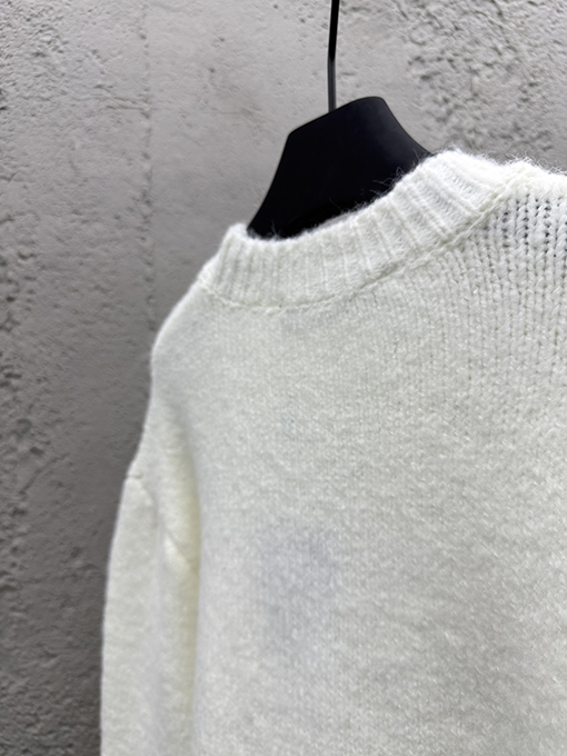 ルイヴィトンコピー 刺繍パールロゴニット