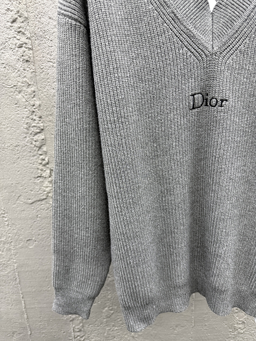 ディオール 刺繍入りVネックウールニット