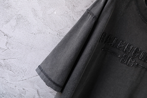 バレンシアガスーパーコピー 擦り切れた古い重工業ウォッシュ文字パッチ刺繍半袖Tシャツ
