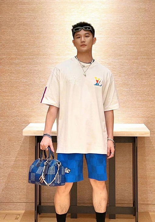 ルイヴィトンコピー ファッションカラーエンボスエンボス半袖Tシャツ