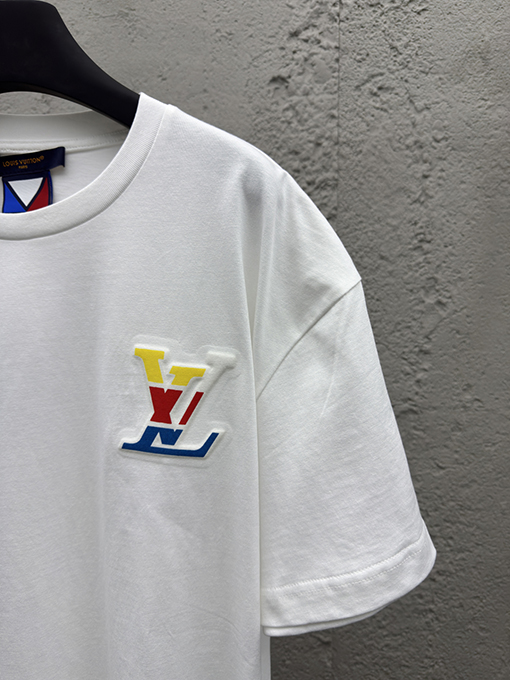 ルイヴィトンコピー ファッションカラーエンボスエンボス半袖Tシャツ