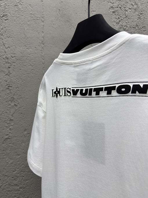 ルイヴィトンコピー ファッションカラーエンボスエンボス半袖Tシャツ