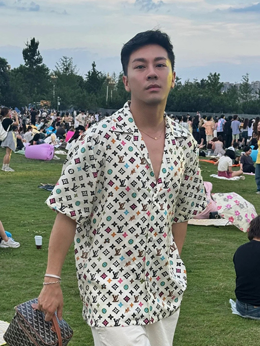 ルイヴィトンタイラーのコラボレーションプリントシャツ