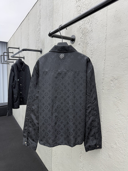 ルイヴィトンスーパーコピーラインストーンロゴモノグラム黒シルクシャツ