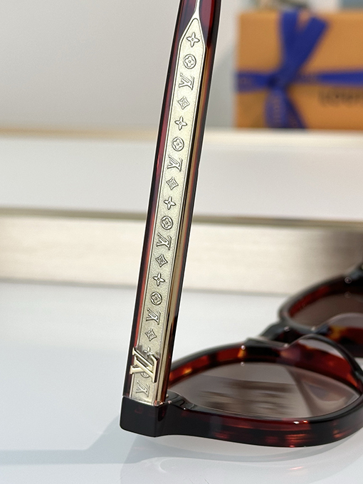 ルイヴィトン LV Aura SquareサングラスZ3042