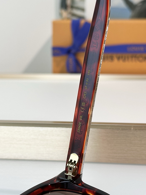 ルイヴィトン LV Aura SquareサングラスZ3042