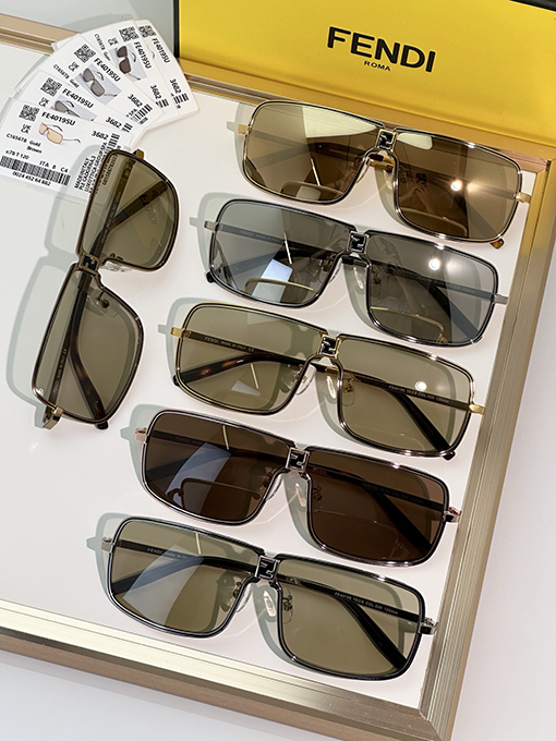 フェンディサングラスFE40195U 