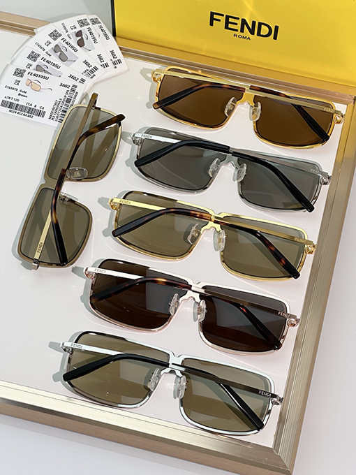 フェンディサングラスFE40195U 