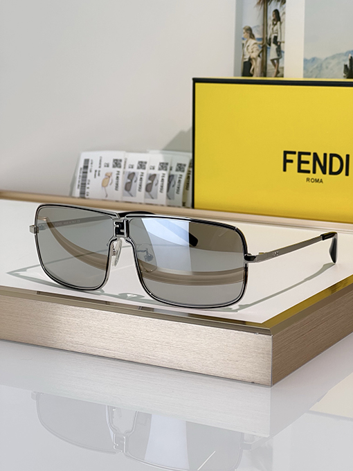 フェンディサングラスFE40195U 