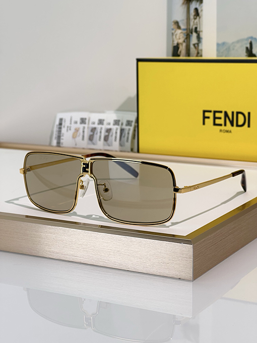 フェンディサングラスFE40195U 