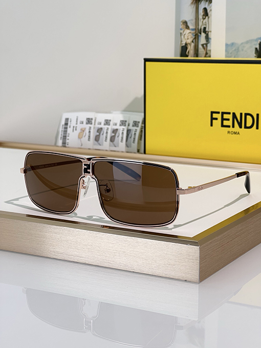 フェンディサングラスFE40195U 
