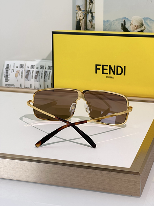 フェンディサングラスFE40195U 