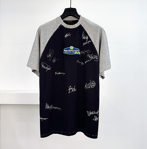 バレンシアガ Balenciaga サイン入り半袖Tシャツ
