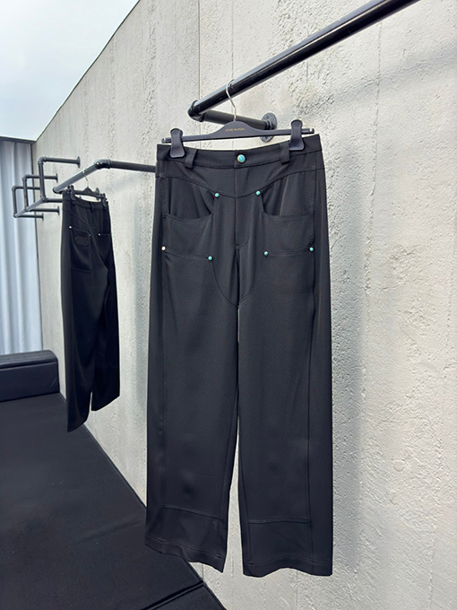 ルイヴィトンスーパーコピー ウールの染めボタン付きパンツ