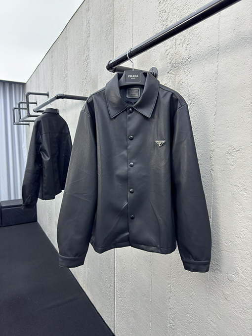 プラダ ラムスキントライアングルレザージャケット