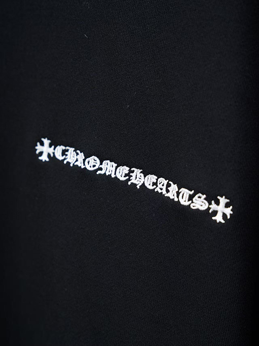 クロムハーツスーパーコピー サンスクリット文字の刺繍ロゴパーカー