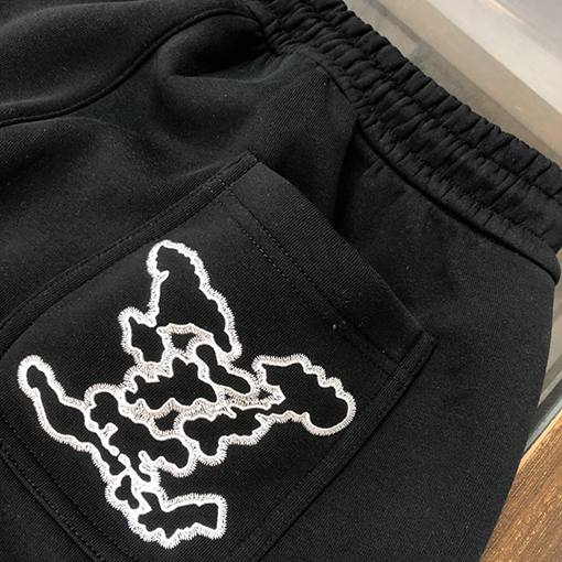 ルイヴィトン刺繍ロゴパンツ