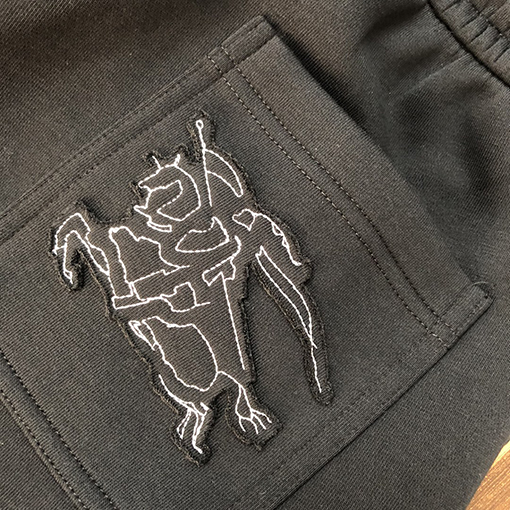 バーバリー刺繍軍馬ラベルパンツ