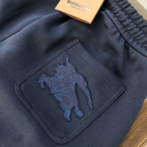 バーバリー刺繍軍馬ラベルパンツ