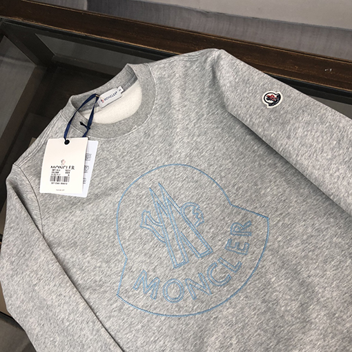 モンクレール新しいクルーネックパーカー