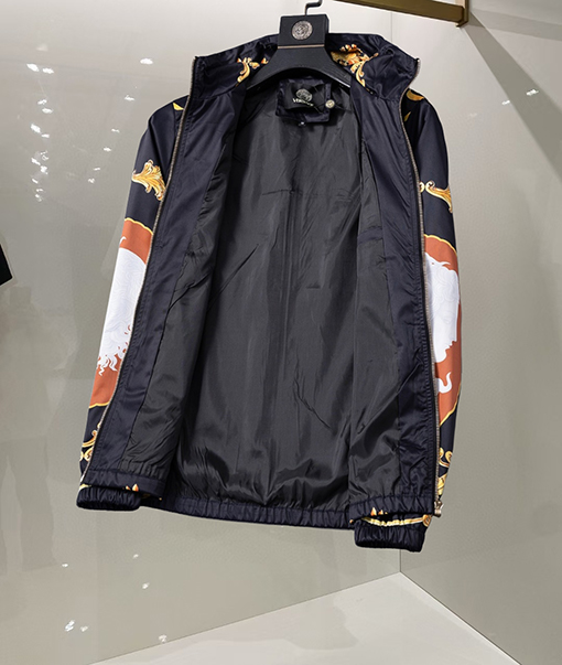 ヴェルサーチ スタイリッシュなメンズジャケット