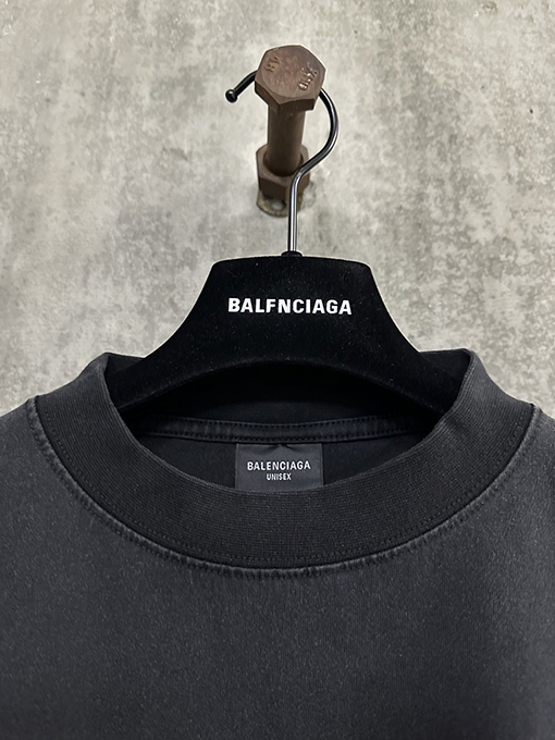 バレンシアガスーパーコピー Balenciaga クラシックアルファベットロゴ刺繍半袖Tシャツ