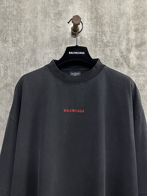 バレンシアガスーパーコピー Balenciaga クラシックアルファベットロゴ刺繍半袖Tシャツ