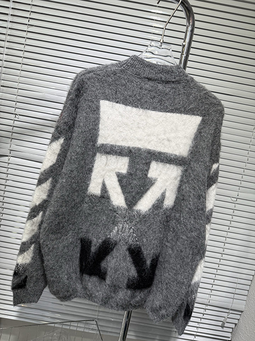 オフホワイト キャットウォークニットクルーネックセーター