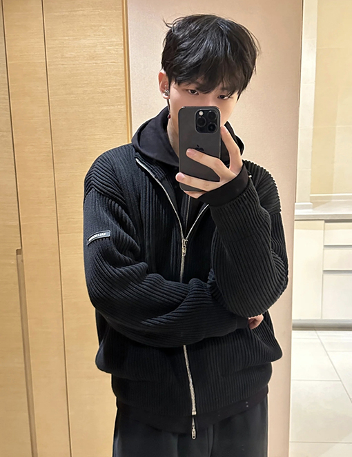 バレンシアガ Balenc1aga 偽の2枚のフード付きセーターコート