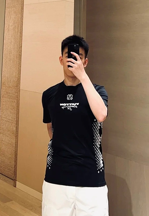 ルイヴィトンスーパーコピー ファッション白墨パーマ半袖Tシャツ