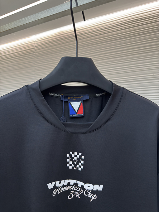 ルイヴィトンスーパーコピー ファッション白墨パーマ半袖Tシャツ