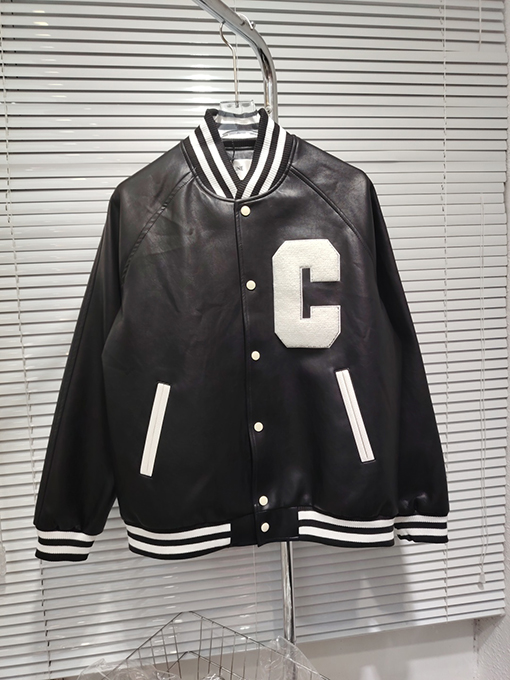 セリーヌ ファッションショーの学院風のジャケット
