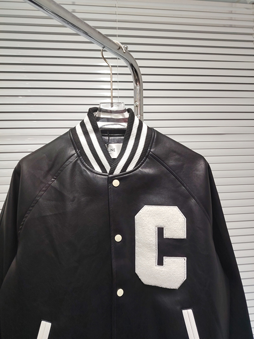 セリーヌ ファッションショーの学院風のジャケット