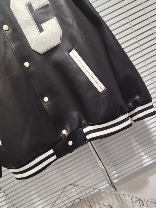 セリーヌ ファッションショーの学院風のジャケット