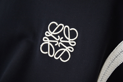 ロエベ レースリボンロゴ刺繍クルーネックパーカー