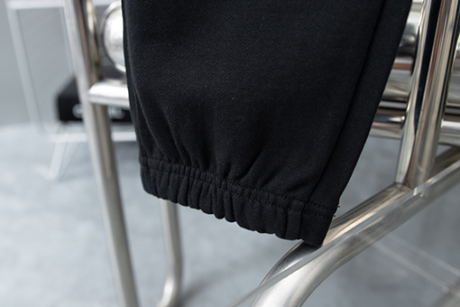 ジバンシイスーパーコピー クラシックな刺繍ロゴパンツ