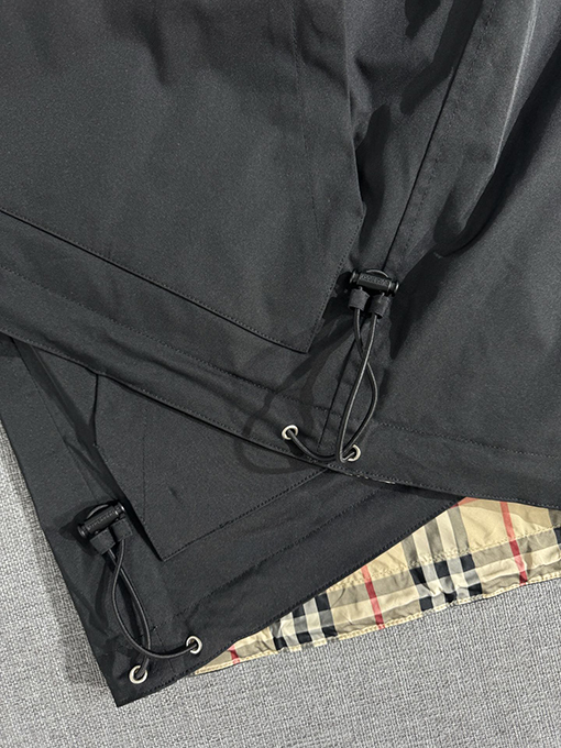 バーバリー クラシックな小さなチェック柄の両面ジャケット