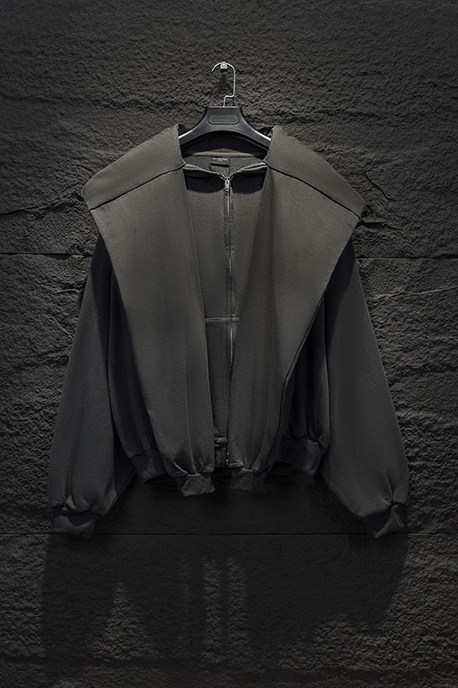 バレンシアガ Balenc1aga 英語ロゴ重工偽2点デザインコラボコレクションフード付きジッパーパーカー