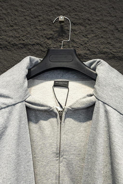 バレンシアガ Balenc1aga 英語ロゴ重工偽2点デザインコラボコレクションフード付きジッパーパーカー