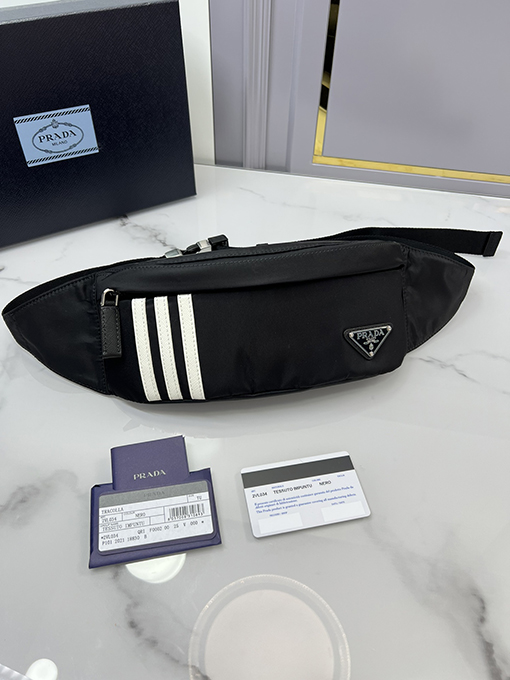 Prad X Adidas クローバーパターンと三角マークのコラボレーションウエストバッグ