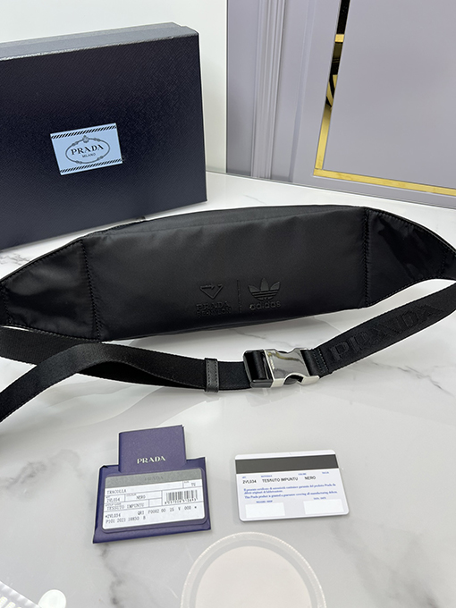 Prad X Adidas クローバーパターンと三角マークのコラボレーションウエストバッグ