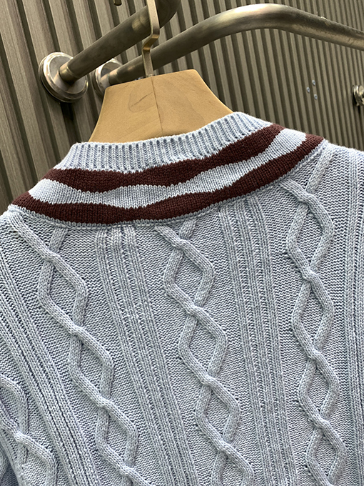 ルイヴィトン 新しいツイストニットVネックプルオーバー