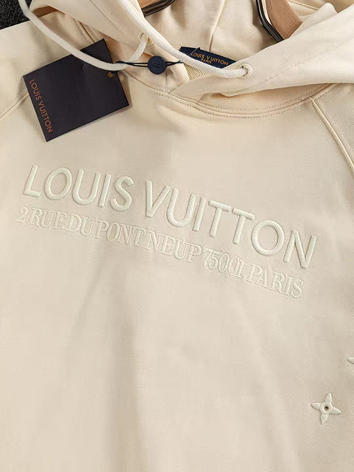 ルイヴィトン LOUIS VUITTON 刺繍ロゴパーカー