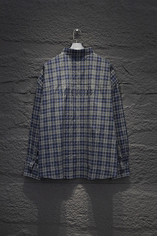 バレンシアガ Balenciaga 新しいロゴの長袖シャツ