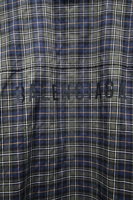 バレンシアガ Balenciaga 新しいロゴの長袖シャツ