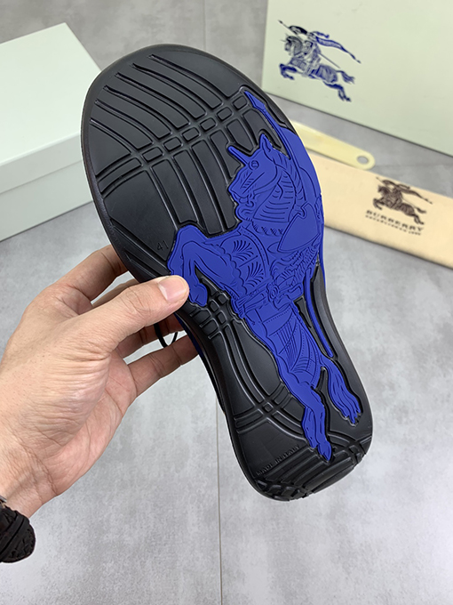 バーバリーコピー 新しいフライニットシューズ