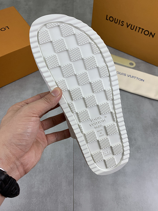 ルイヴィトン LV 新しい水染め牛里シリーズスリッパ