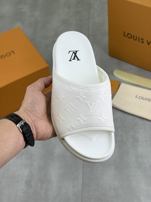 ルイヴィトンスーパーコピー LV 新しい水染め牛のスリッパ