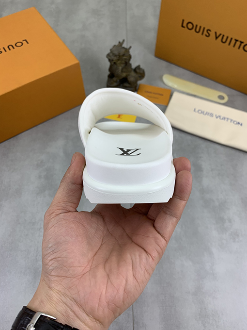 ルイヴィトンスーパーコピー LV 新しい水染め牛のスリッパ